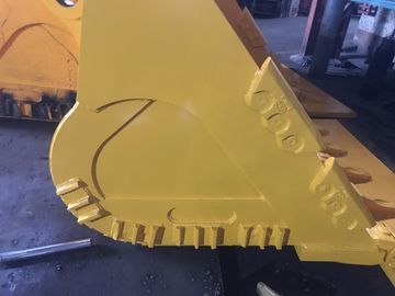 Customizable Color Excavator Rock Bucket With Track Shoes Assembly On Bottom