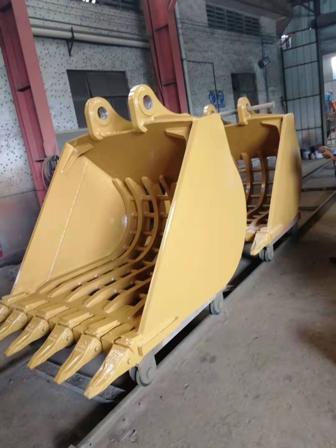 Excavator Garbing Sieving Bucket Heavy Duty Hardox450 Yellow /Black 0.2 ...