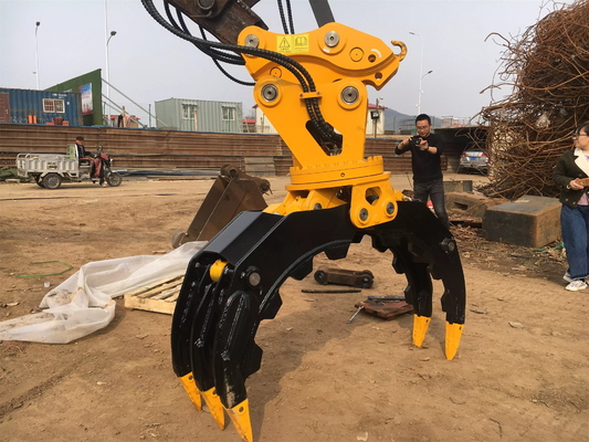 Black Excavator Rotating Grapple  Opening Width Adjustments 1000-2200mm